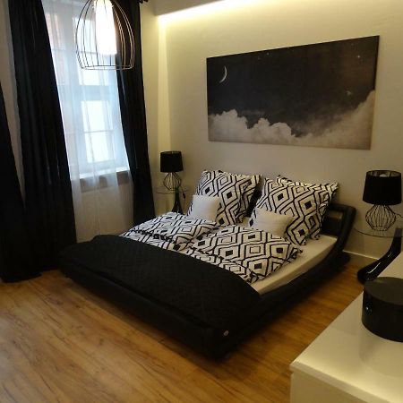Black&White Apartment- Wierzbowa 5 بوزنان المظهر الخارجي الصورة