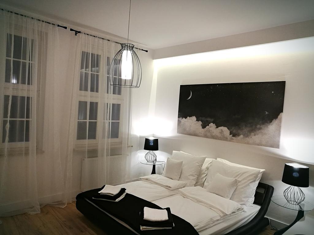 Black&White Apartment- Wierzbowa 5 بوزنان المظهر الخارجي الصورة