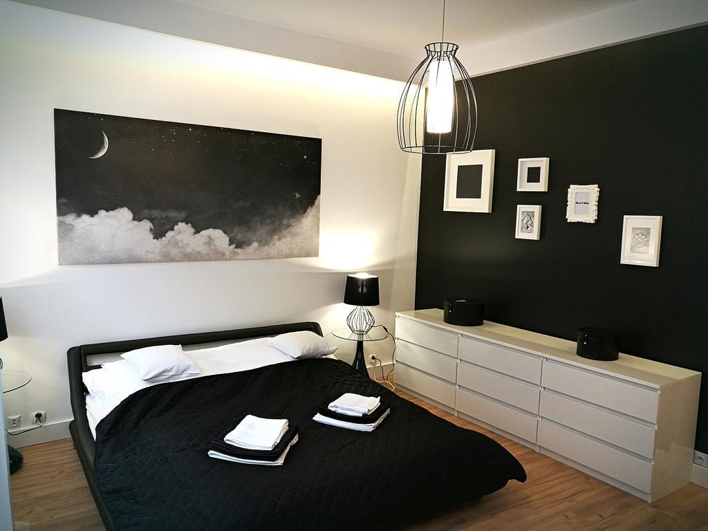 Black&White Apartment- Wierzbowa 5 بوزنان المظهر الخارجي الصورة