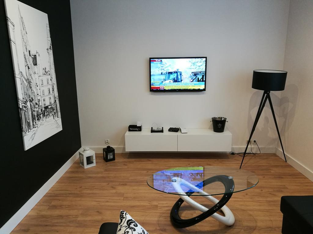Black&White Apartment- Wierzbowa 5 بوزنان المظهر الخارجي الصورة