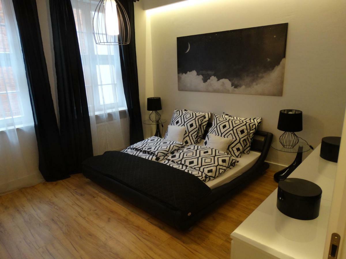 Black&White Apartment- Wierzbowa 5 بوزنان المظهر الخارجي الصورة